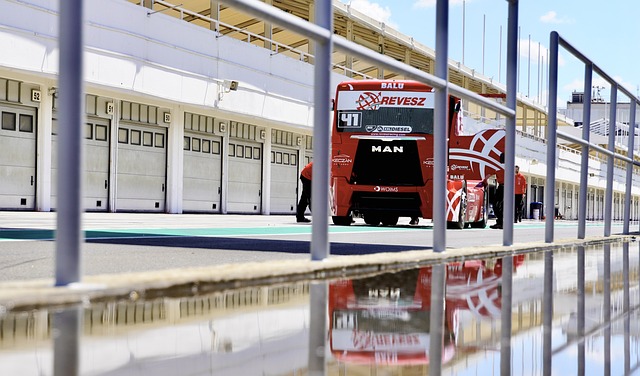 时刻挺身而 时刻挺身而